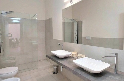 Certaldo House | Private Villa with private pool, A/C, WIFI, TV, patio, pets allowed, panoramic view, parking