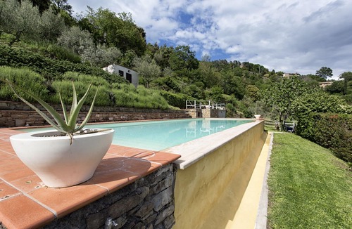Cortona Villa | Private Villa with sauna, WIFI, hot tub, A/C, pool, TV, terrace, panoramic view, close to Cortona