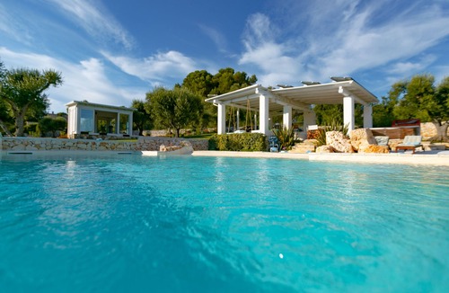 Ostuni Villa | Private villa with swimming pool immersed in the nature of the Valle d'Itria