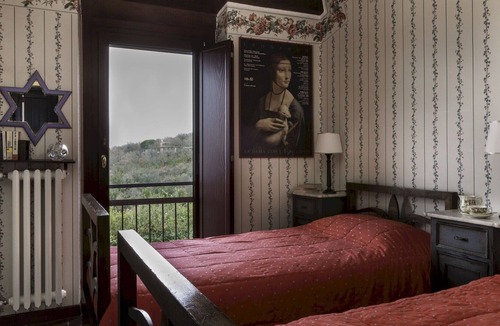 Cignano Villa | Private Villa with WIFI, private pool, A/C, TV, patio, panoramic view, parking, close to Siena