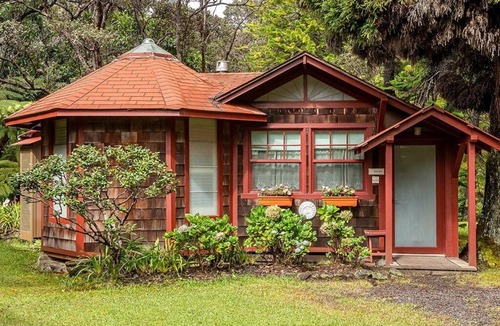Volcano Cottage | Private Volcano Village Cottage