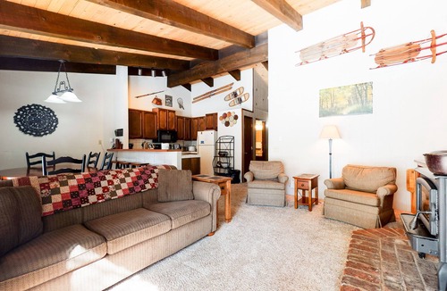 Mammoth Lakes Condo | Private Washer/Dryer, Summer Pool On-site. Near Rec Center & Walking Trails