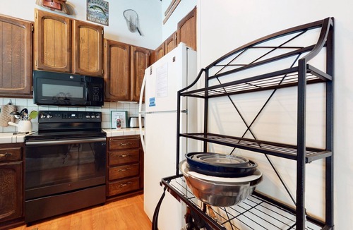 Mammoth Lakes Condo | Private Washer/Dryer, Summer Pool On-site. Near Rec Center & Walking Trails