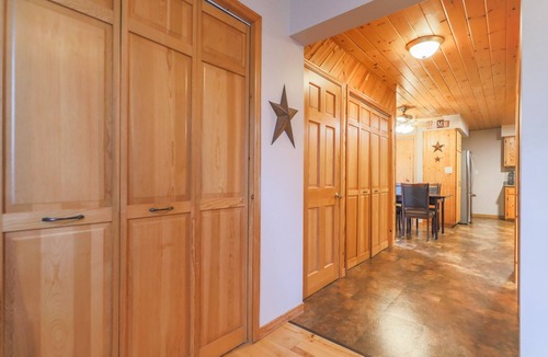 Lavigne House | Private Waterfront 4 Season Cottage - Must See!