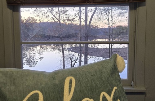 Millers Tavern Cottage | Private Waterfront Cottage just 5 minutes from town!