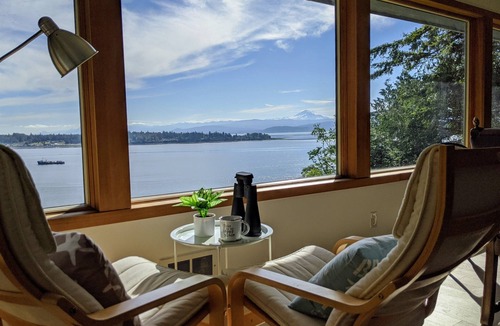 Lummi Island House | Private Waterfront Family Home- Amazing Views