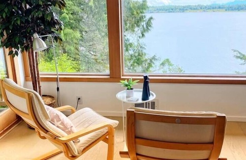 Lummi Island House | Private Waterfront Family Home- Amazing Views