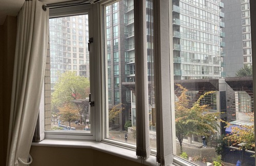 Coal Harbour House | Private West Coast Townhouse Downtown in Coal Harbour - Walk to FIFA