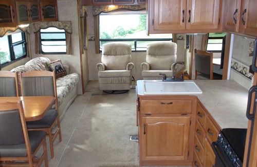 Benton House | Private White Mountain RV Camping with BIG VIEWS & high speed fiberoptic WIFI!
