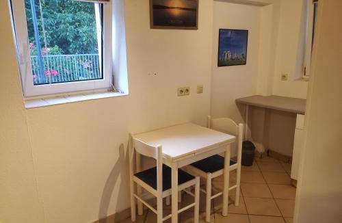 Enzberg Apartment | Private Wohnung mit Küche und Bad Einzimmerwohnung
