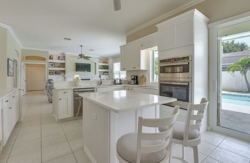 Palma Sola House | Private Yard & Pool! Modern Getaway in Bradenton