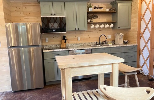 Buhl Cabin | Private yurt perfect for your Magic Valley stay.
