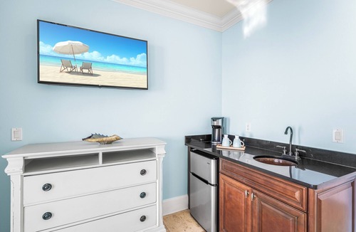 Delos House | PrivateBeach*On the Beach*Elevator*Luxury