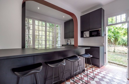 Chennevieres-sur-Marne House | PrivateLodge - Villa with pool on the banks of the Marne