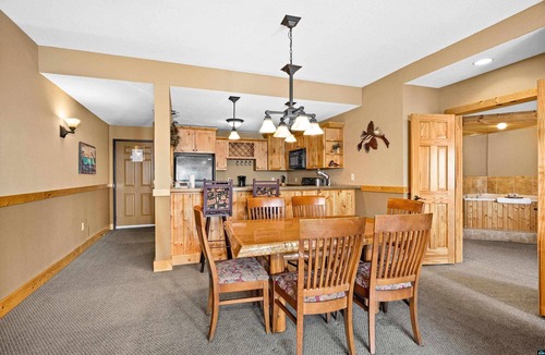 Two Harbors Condo | Privately owned Lakefront Burlington Bay Condo in enjoyable Two Harbors.