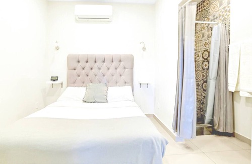 Zona Rio Bed & Breakfast | PrivateStudio/DoubleBed+CouchBed/Near Border
