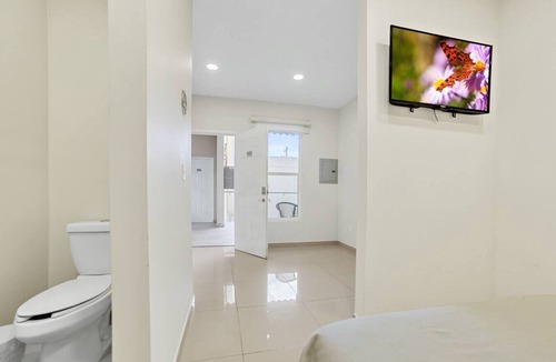 Zona Rio Bed & Breakfast | PrivateStudio/DoubleBed+CouchBed/Near Border