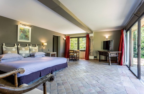 Les Platrieres House | Privatisation D'un mas Typiquement Provençale Avec 20 Chambre, Piscine et Tennis
