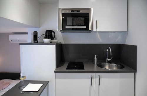 Chablis Apartment | Privatization: 2 Spa & Sauna Suites in Chablis