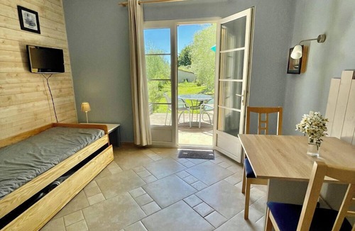 Callian Cottage | Privatized places