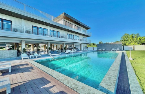 Maribago House | Privé is a modern private 8-bedroom resthouse. A private sanctuary for everyone.