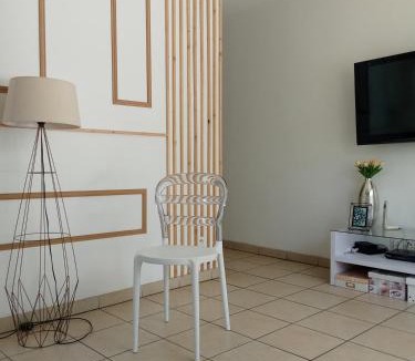 Valleiry Bed & Breakfast | # Prix "Travellers Awards 2023 et 2024" LAC LEMAN Velos Viarhôna Geneve Annecy