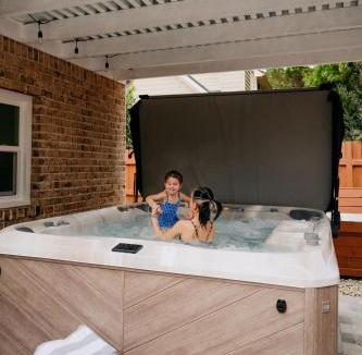 Town Center Villa | Prof Designed, 5 min KSU, HotTub, Game Room, hiking