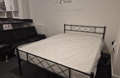 Erdington Apartment | Professional Studio