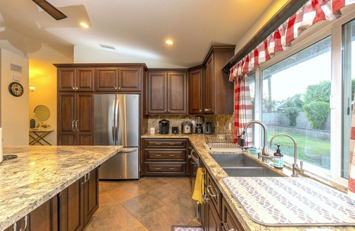 Chino House | Professionally Cleaned Cozy Home*Gateway*Two parking garage