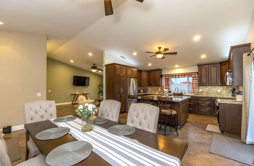 Chino House | Professionally Cleaned Cozy Home*Gateway*Two parking garage