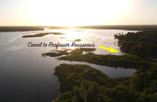 Crystal River House | Professor Rousseau's Adventure Oasis