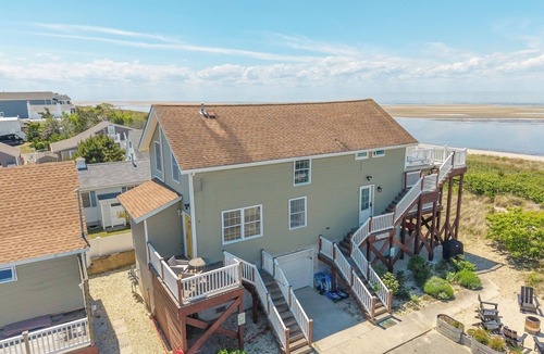 Villas Apartment | Progressive Retreat #2 -Diverse, Inclusive, Eco Friendly Waterfront Unit