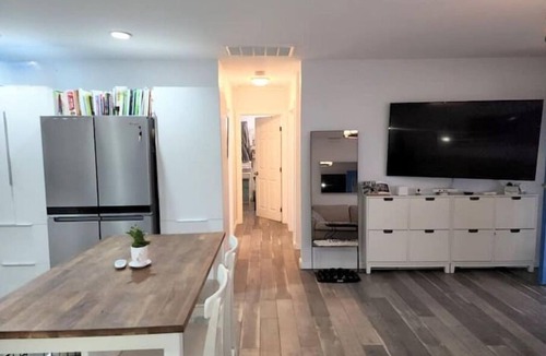 Bay Ho Apartment | Projector Paradise room rental