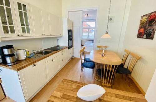 Seepromenade Apartment | Promenade view, Captains Suite