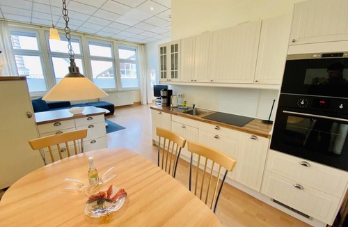 Seepromenade Apartment | Promenade view, Captains Suite