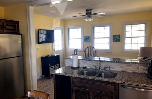 Tappahannock House | PROMO 8.20% WEEKLY AND 27.71% MONTHLY DISCOUNT! Relax on the Rappahannock