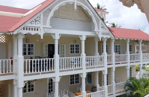 La Iglesia Condo | PROMO Beachfront sunsets with Starlink WIFI