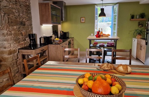 Carcassonne House | Property for 22 pers. at the foot of the cité de Carcassonne swimming pool - free parking