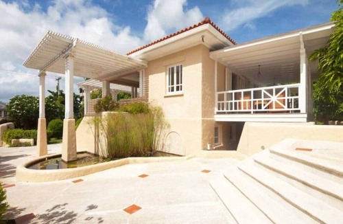 Prospect House | Prospect House: Elegant 5 Bedroom Retreat with Pool