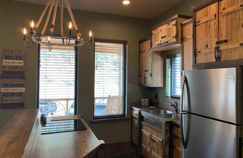 Morris Chapel House | Prospector Pickwick Lake/Presidential Suite