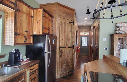 Morris Chapel House | Prospector Pickwick Lake/Presidential Suite