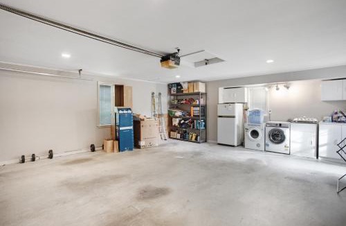 Point Chevalier House | Prosper Point Home with BBQ, Patio and Parking