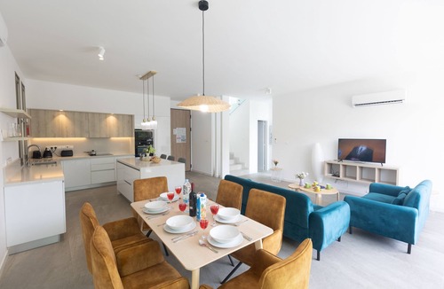 Kapparis Cottage | Protaras Azure Villa AZV15 - a villa that sleeps 7 guests in 3 bedrooms