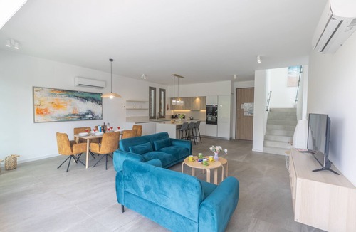 Kapparis Cottage | Protaras Azure Villa AZV15 - a villa that sleeps 7 guests in 3 bedrooms