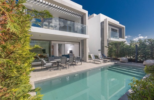 Kapparis Cottage | Protaras Azure Villa AZV15 - a villa that sleeps 7 guests in 3 bedrooms