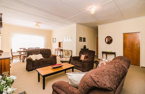 Graaff-Reinet House | Protea House