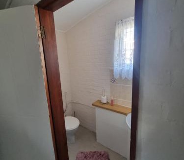 Nelson Mandela Bay Apartment | Protea room