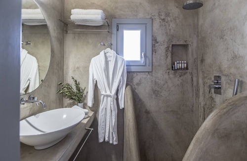 Ano Meria House | Provalma