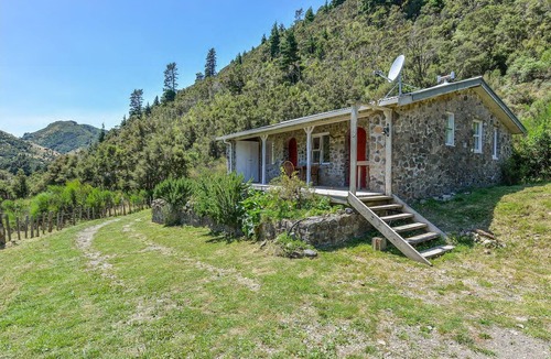 Solway Cottage | Provence Stone Cottage - Wairarapa Retreat with spring water and natural power