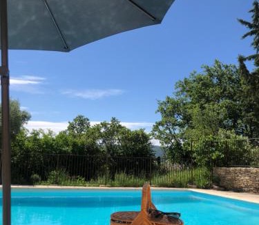 Viens Apartment | Provence Studio Piscine Rez-de-jardin Terrasse Vue Luberon
